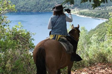 Reiten Mit Traditionellem Asado Und Wein Aus Bariloche Zur Verf Gung