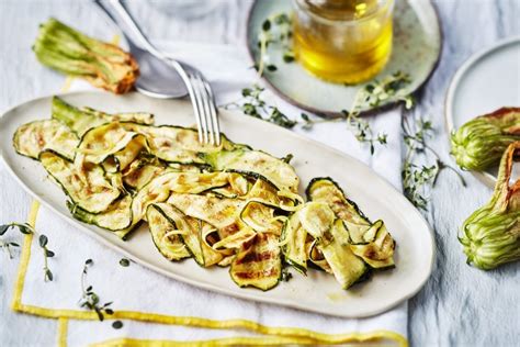 Salade de courgettes grillées thym citron Découvrez nos recettes