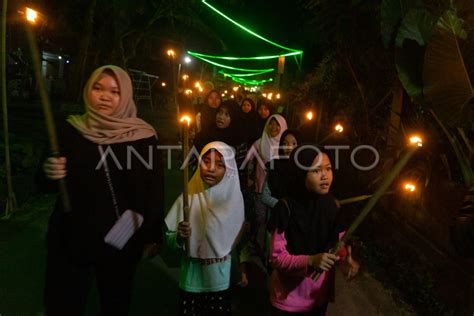 TAKBIR KELILING DI YOGYAKARTA ANTARA Foto