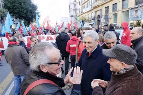 Sciopero Generale La Protesta A Napoli In Tre Cortei La Repubblica