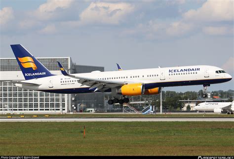 TF FIP Icelandair Boeing 757 208 WL Photo by Björn Düwel ID 1213464