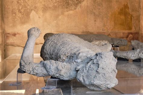 Ein Opfer In Pompeji Der Eruption Von Mt Vesuv Redaktionelles