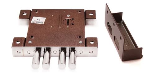 Что такое ригель в замке.