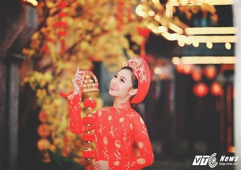 Hot girl loa phường khoe vẻ đẹp rạng ngời trong bộ ảnh đón Xuân