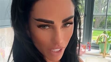 Katie Price Tries To Sell Naked Photos For 25 After Bankruptcy Hearing Is Postponed As She