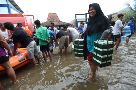 Korban Banjir Dapat Bantuan Logistik Dari Pemprov Jateng Pemerintah