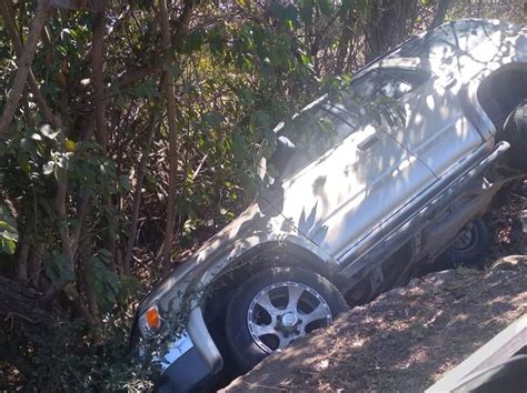 El Salvador Conductor Pierde El Control Y Se Accidenta En Carretera Ruta Militar De La Unión