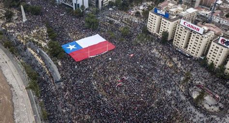 En Vivo Manifestantes Toman La Plaza Italia En La Tercera Marcha Más