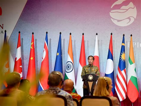 Foto Presiden Jokowi Ajak Menteri Luar Negeri Asean Dan Mitra Menjadi