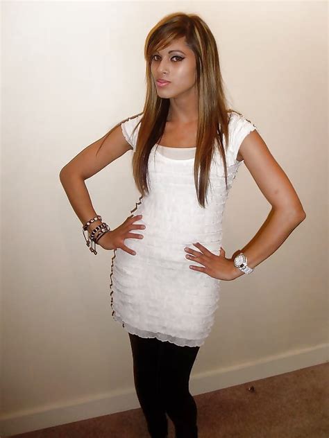 19 Yr Old Bradford Uk Paki Pakistani Girl Non Nude Porn Photo 38 38 109 201 134 213
