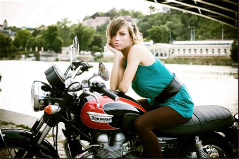 Girls On Motorcycles Pics And Comments Page 910 Triumph Forum Triumph Rat Motorcycle Forums