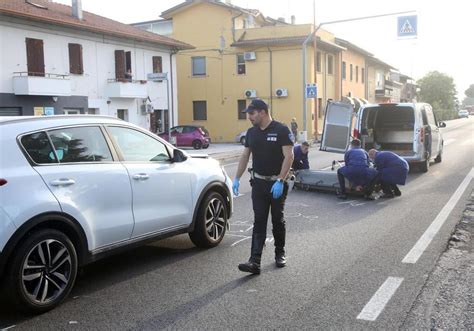 Travolto E Ucciso Mentre Attraversa La Strada