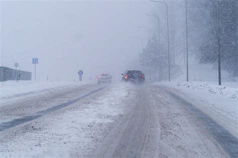 Kelininkai Eismo S Lygas Vakar Lietuvoje Sunkina Snygis