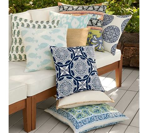 Betsy Medallion Indooroutdoor Pillow Pottery Barn