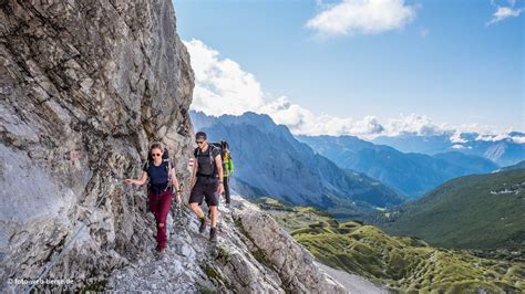 Wandern auf dem Karwendel Höhenweg Naturpark Karwendel