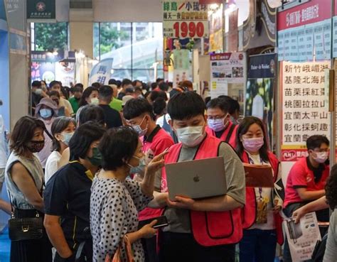 交通部研擬解除禁團令 盼業者顧及旅遊品質圖 中央通訊社 Line Today