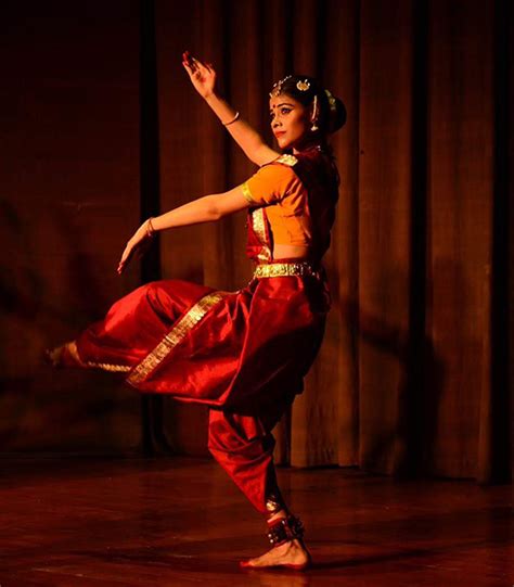 Bhangra Dance Classes | Best Bhangra Dance Classes Online in India | Ucanji