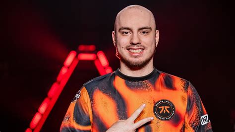 Fnatic Derkes Valorant Settings Keybinds Crosshair Mouse Settings