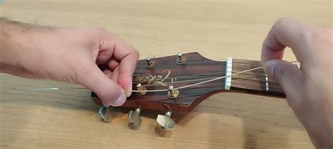 How To Tie A Luthier's Knot?