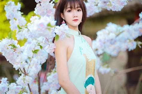 Hotgirl trà sữa Việt khoe dáng bikini nhìn mướt con mắt