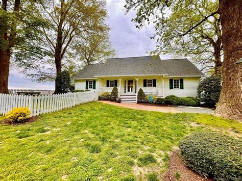 151 River Watch Ln Locust Hill Va 23092 Mls 2110054 Trulia