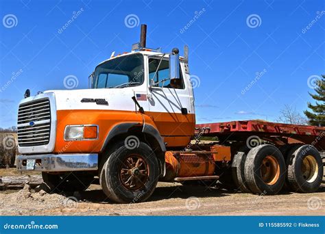 Ford Semi Cab Aero Max L9000 Editorial Photography - Image of tractor ...