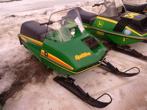 Check Out These 25 Photos Of Awesome Vintage Snowmobiles Artofit
