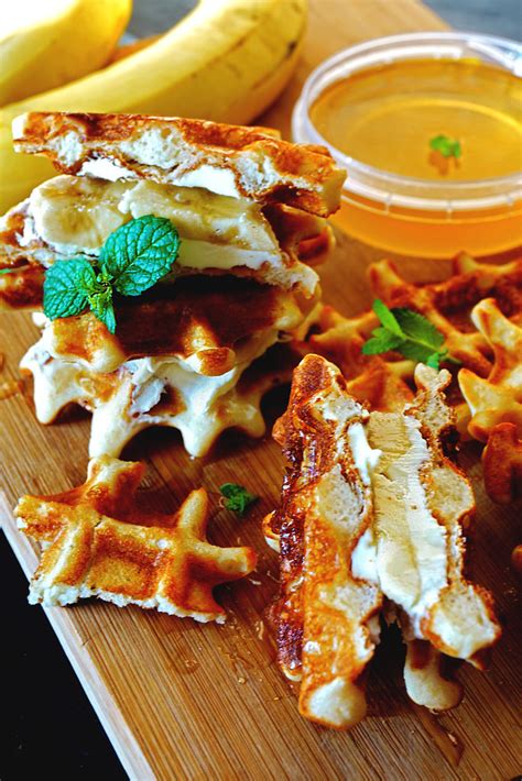 Вкусные рецепты: Вафли с бананом и творожным сыром