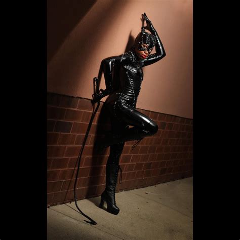 Batman Returns Catwoman Cosplays Are The Cat S Meow Bell Of Lost