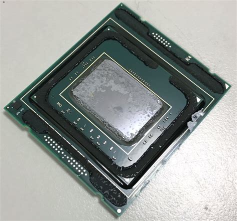 intel core  xe  core   cpu dies fully exposed