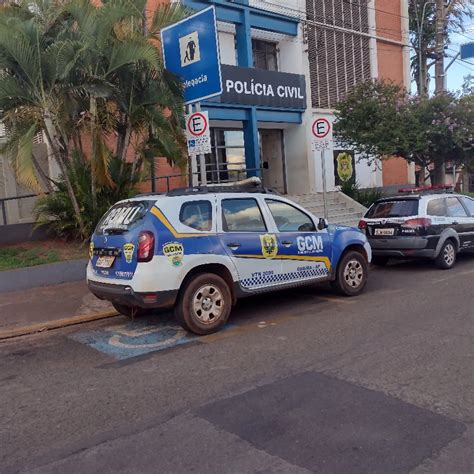 Serralheiro é preso tentando furtar fiação elétrica em escola municipal