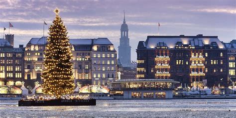 Ber Lichter Der Alstertanne Leuchten Auf Der Binnenalster Radio