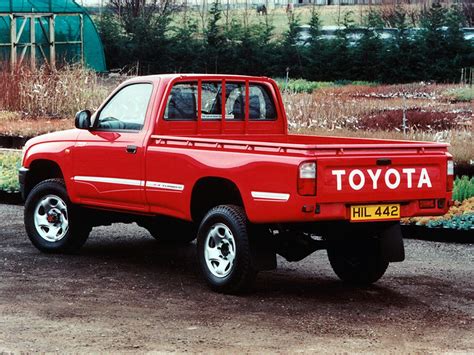 Toyota Hilux Pick Up 2.0 i (110 Hp)