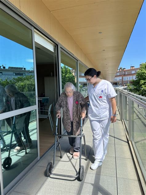 Rotura De Cadera En Personas Mayores Residencia Beloso Alto Pamplona