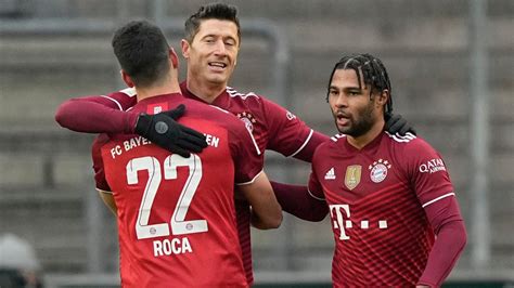 Robert Lewandowski Nets Hat Trick As Bayern Munich Move Six Points