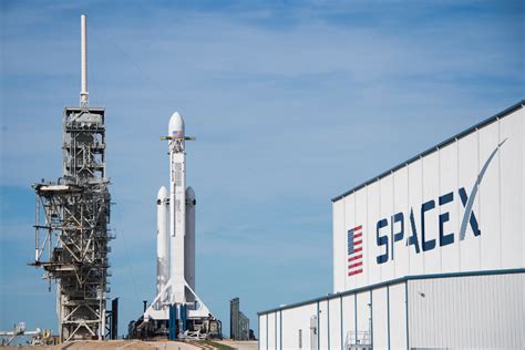 Spacexs New Falcon Heavy Rocket Launches With Tesla On Board Toronto