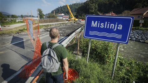 Pri Oti Kem Vrhu Odprli Monta Ni Most V Dravograd Prvi Vlak Po Ujmi Delo