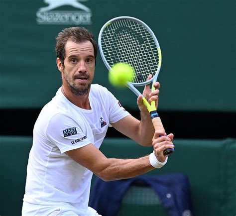 Hot Shot: Gasquet rifles Federer's overhead for down-the-line backhand ...