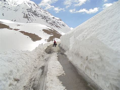 The Delhi Leh Bus Service By Hrtc Begins Covers Kms At Rs