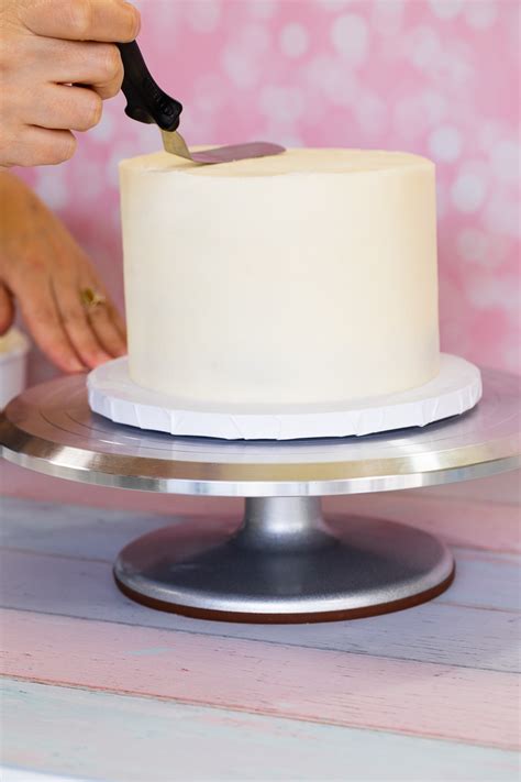 How To Frost A Cake Like A Professional Partylicious