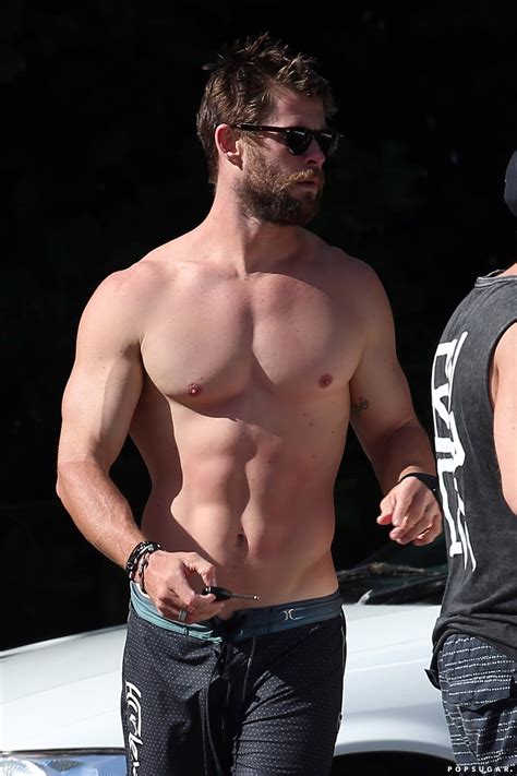 21 Chris Hemsworth Shirtless Photos That Will Do Unspeakable Things To Your Body Artofit