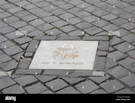 Placa conmemorativa papa john paul ii fotografías e imágenes de alta