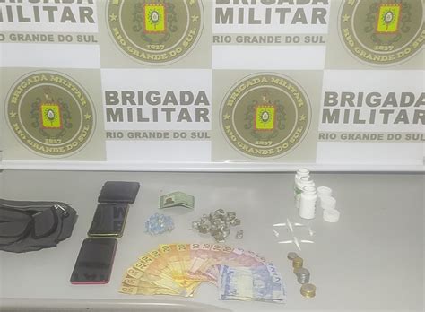 Homem Preso Em Flagrante Por Tr Fico De Drogas Em Gravata Giro De