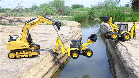 JCB 3dx And Dumper Pickup Highway River Accident Pulling Out Two JCB