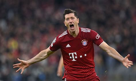 Robert Lewandowski Strzeli Gola A Bayern Monachium Pokona Borussi