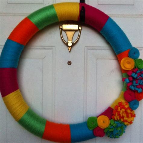 Rainbow Wreath Using Yarn And A Pool Noodle Rainbow Wreath Yarn