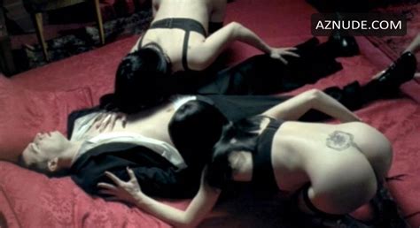 Les Morsures De L Aube Nude Scenes Aznude