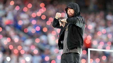 Eminem Flips Off San Francisco 49ers Fans During NFC Championship In