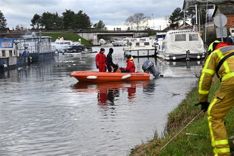 DIGOIN Une dizaine de bateaux en feu et détruits dans le port du