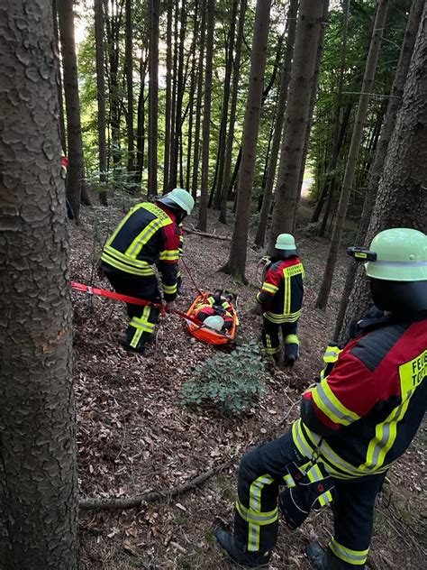 Einweisung Der Schleifkorbtrage Freiwillige Feuerwehr Todtenweis